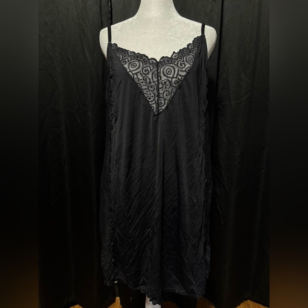 Jezebel Black Lace Detail Chemise